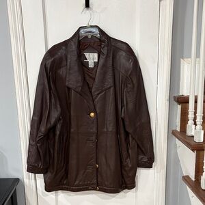 E Wear. Dark burgundy Leather Women's Jacket very nice hardly used